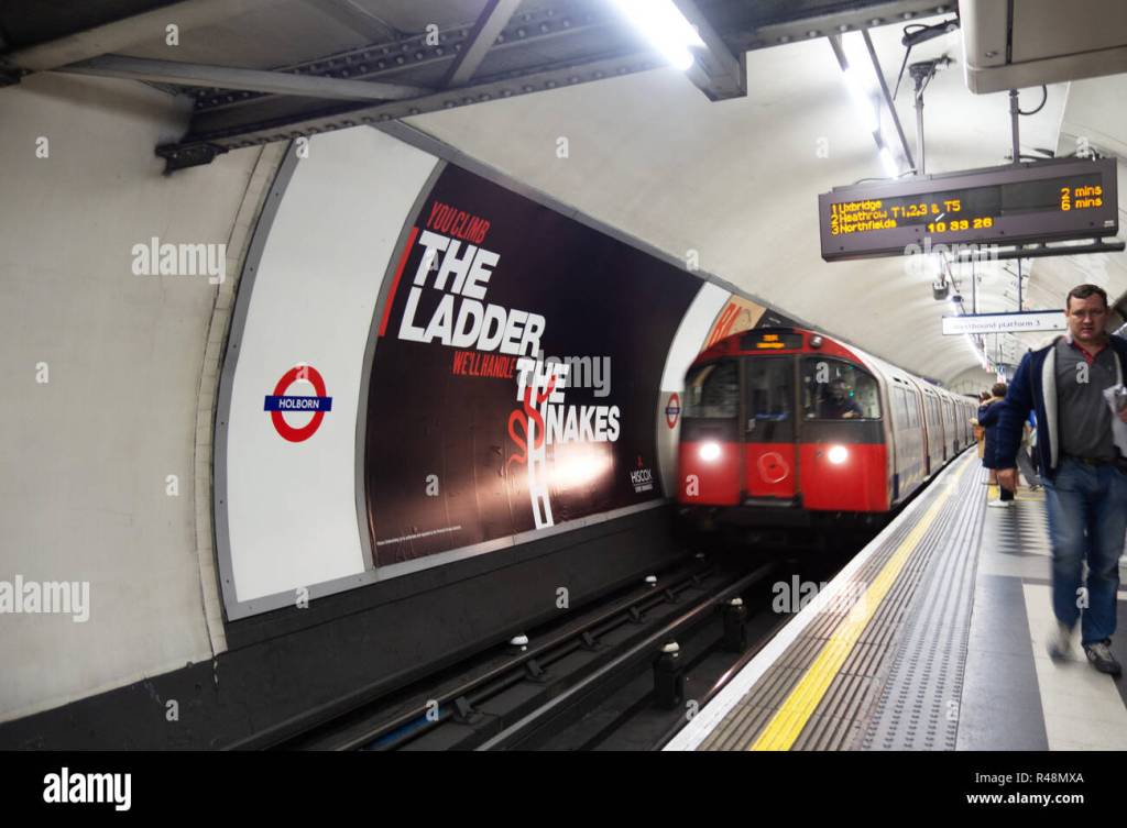 14+ Download London Underground Billboard Mockup Free&nbsp;PSD